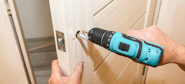 Old Door Knob Repair in University Park, FL