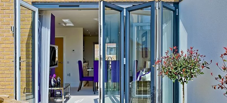 Commercial Door Glass Repair in University Park, FL